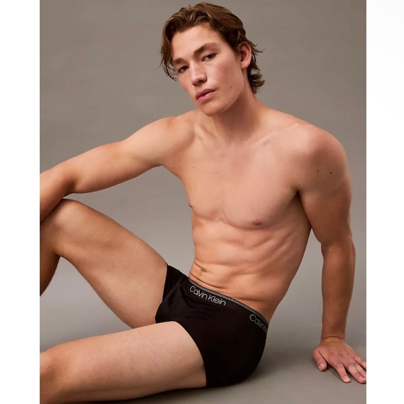 Calvin Klein Black Low Rise Silky Microfiber Stretch Underwear Trunks Size Small - Picture 4 of 11